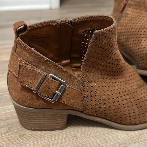 Women’s Universal Thread boots - Picture 2 of 9